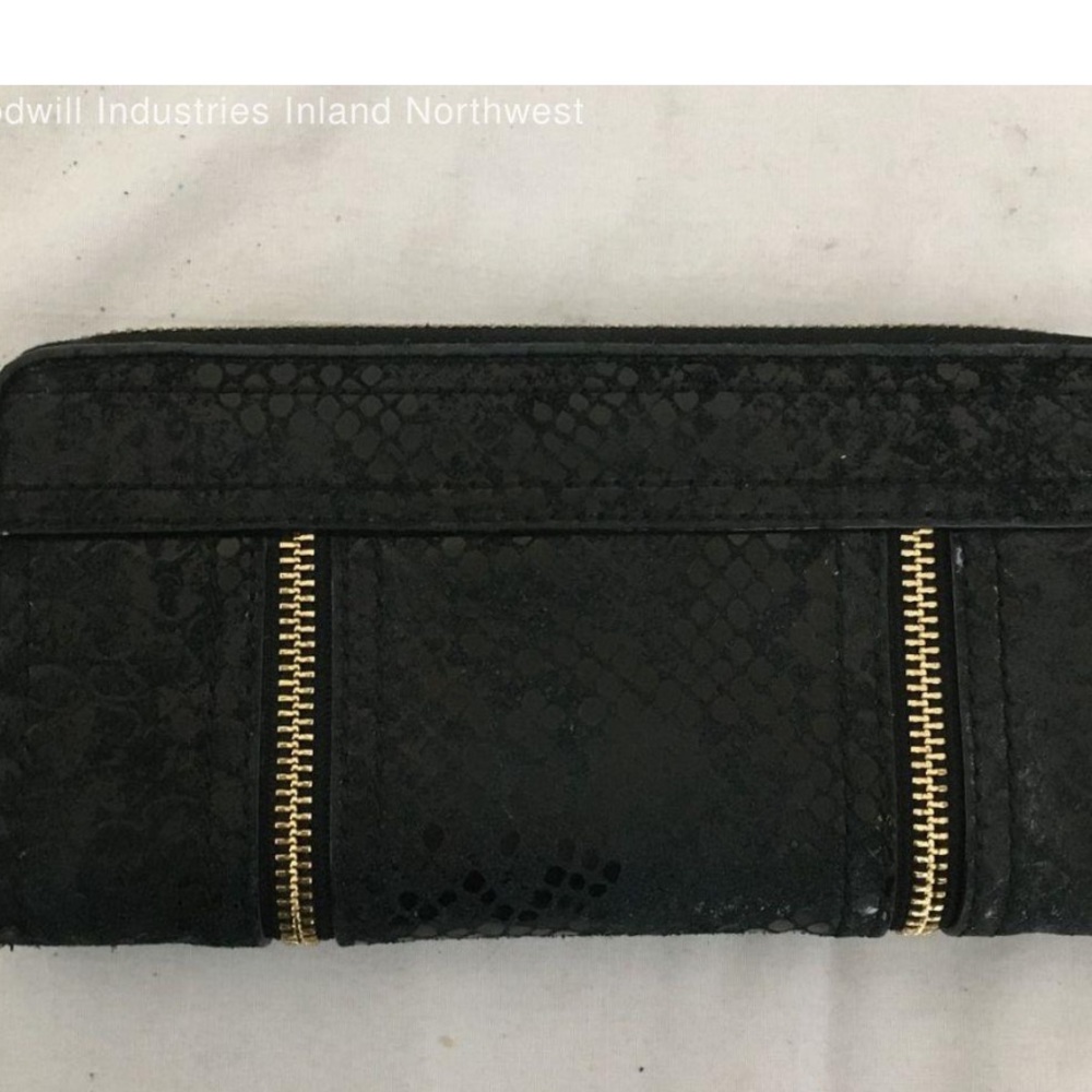 Michael Kors Black Scale Patterned Leather Wallet